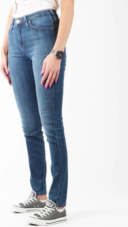 Xhinse Lee femra Scarlett High