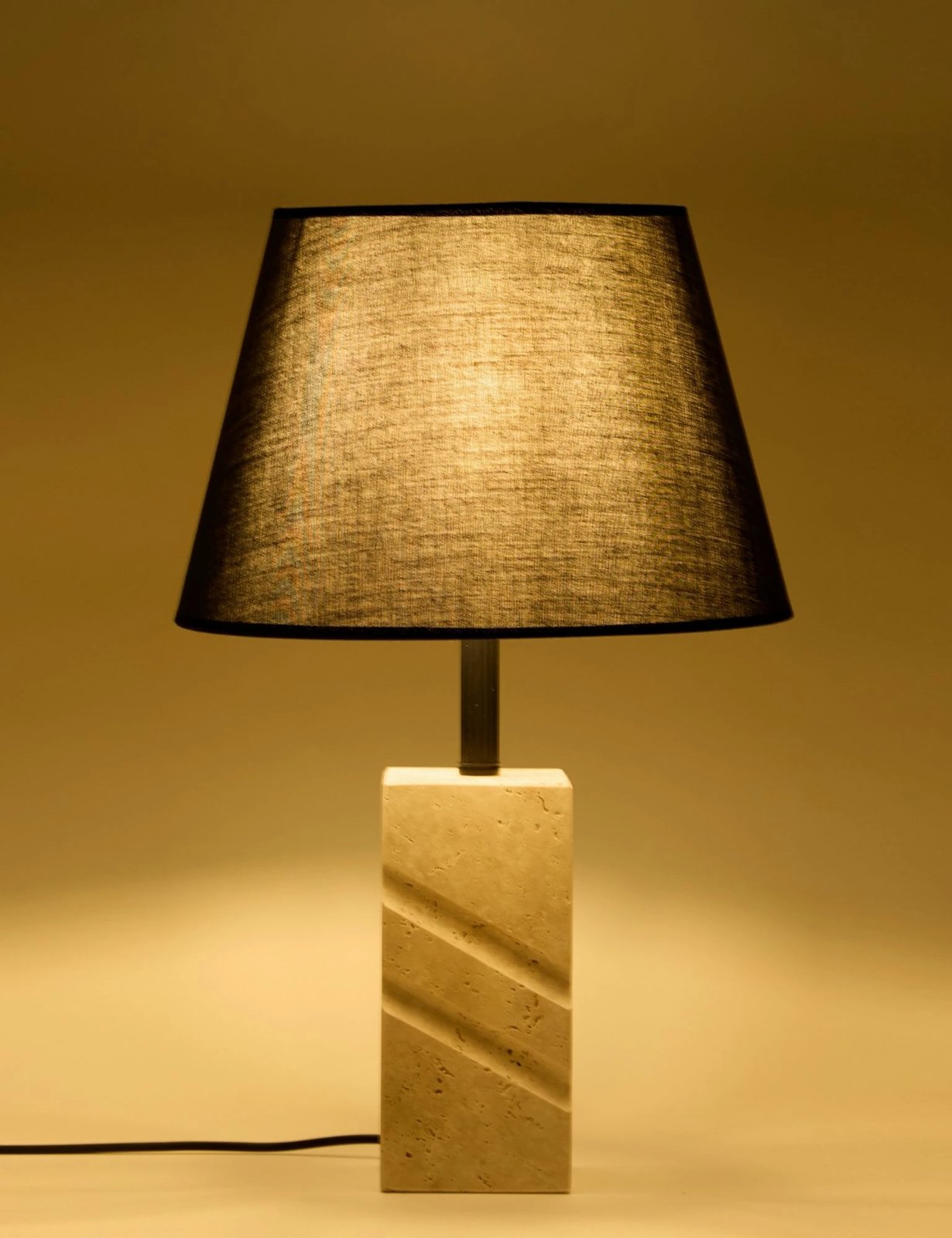 Llambë tavoline Opviq, Valen, e zezë