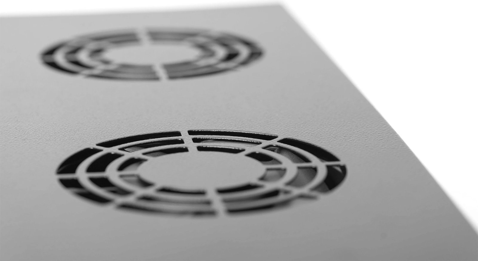 Njësi ventilimi Digitus, panel i ajrosur, 4 ventilatorë, 483mm, e zezë