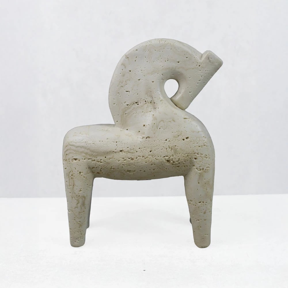 Dekor kalë ARCHON II, rrëshirë, bezhë, 17x7.5x22cm