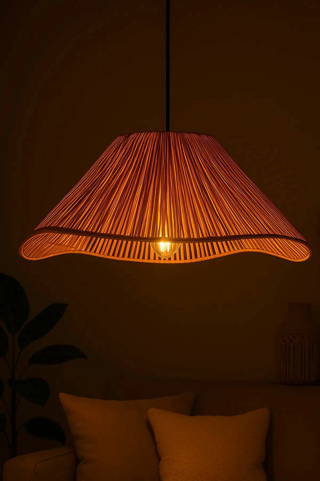 Llambë tavani Opviq, Rayen, ngjyrë amber, kapak makrame, lartësi e rregullueshme Llambë tavani Opviq, Rayen, ngjyrë amber, kapak makrame, lartësi e rregullueshme