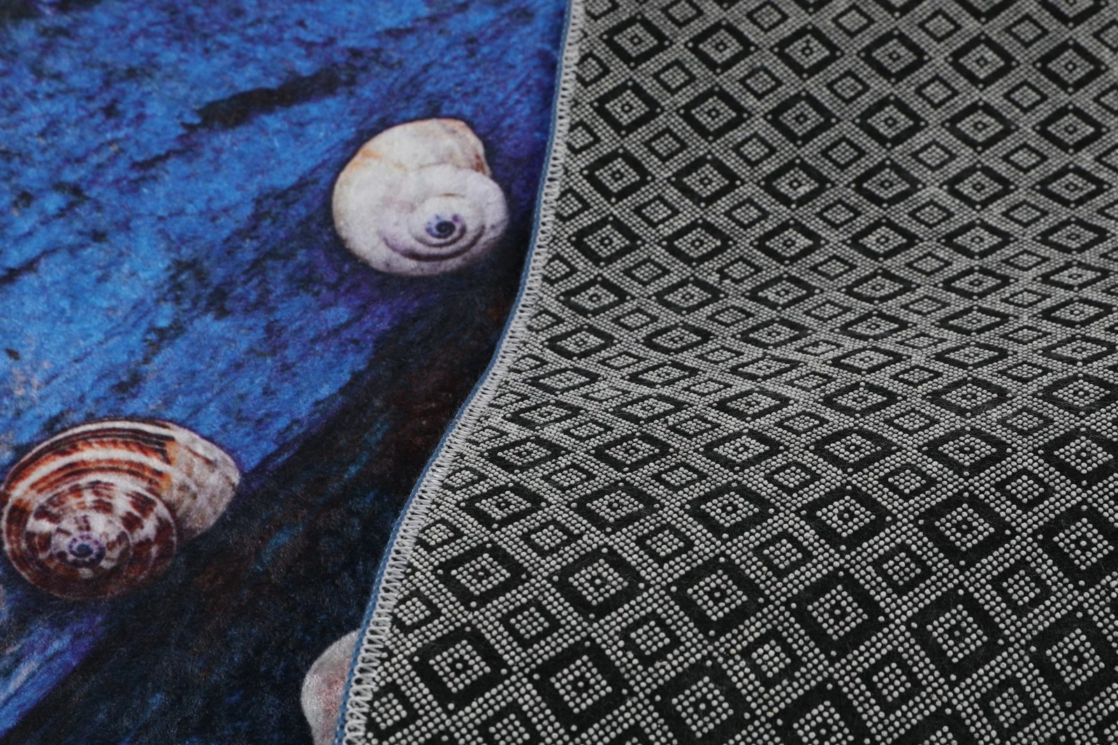 Tapet për banjo Mijölnir, me guaska deti, 80x100cm