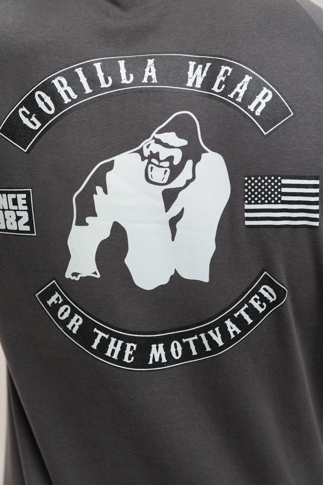 Duks pa Mëngë Huntley – Gri