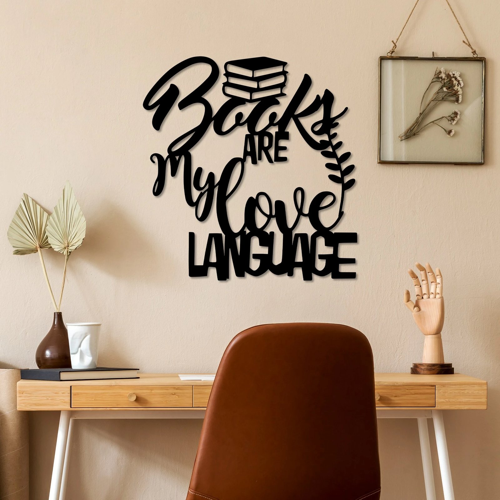 Aksesor dekorativ metalik për mur, Wallity, ngjyrë e zezë, 'Books are my love language', 50x52cm