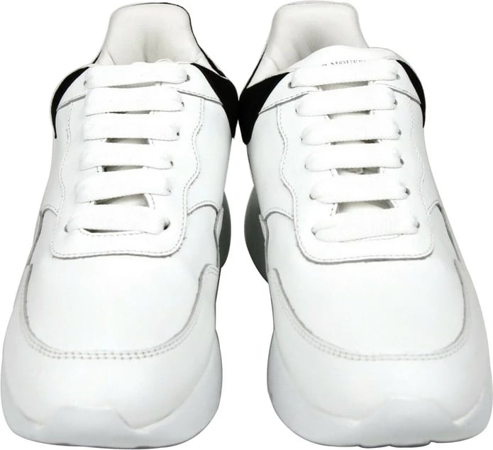 Atlete për femra Alexander McQueen, të bardha