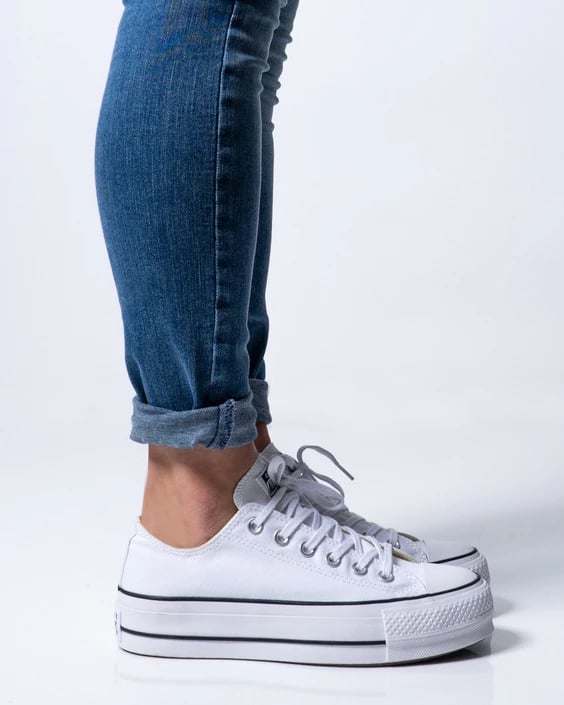 Atlete Converse për femra, të bardha