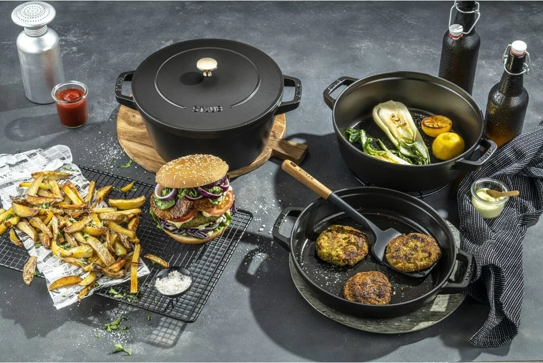 Staub La Cocotte 4.2 L Round Cast iron Casserole baking dish