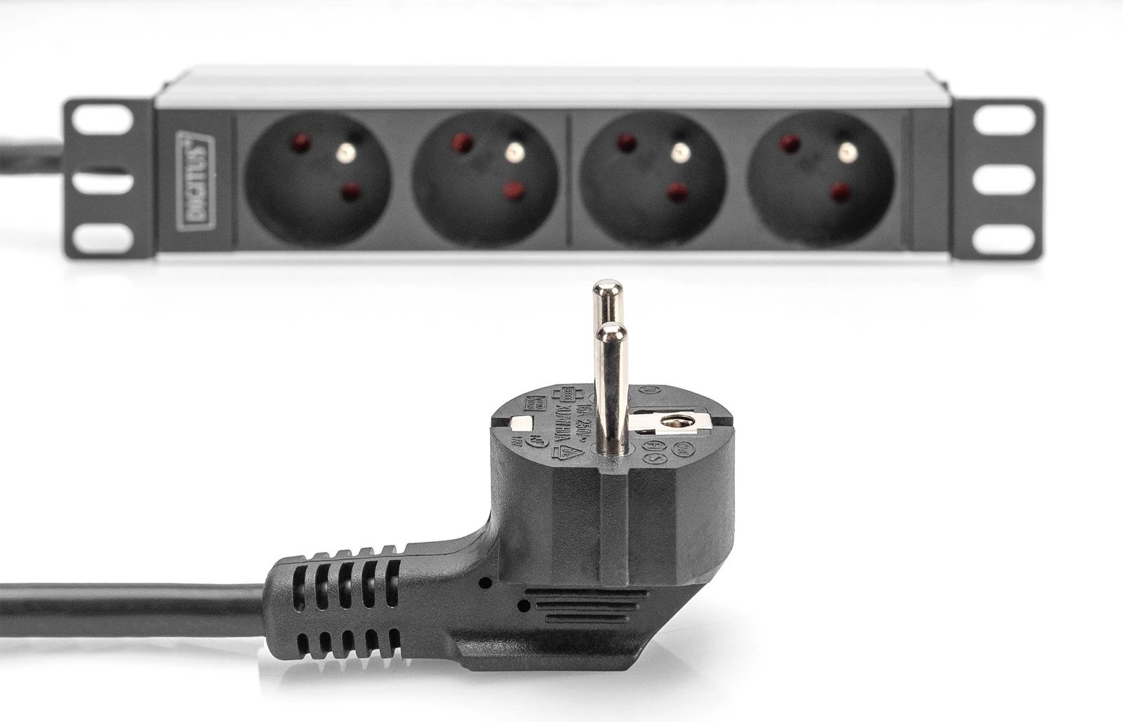 PDU Digitus 1U, 4xCEE7/5, 230V/16A, e zezë