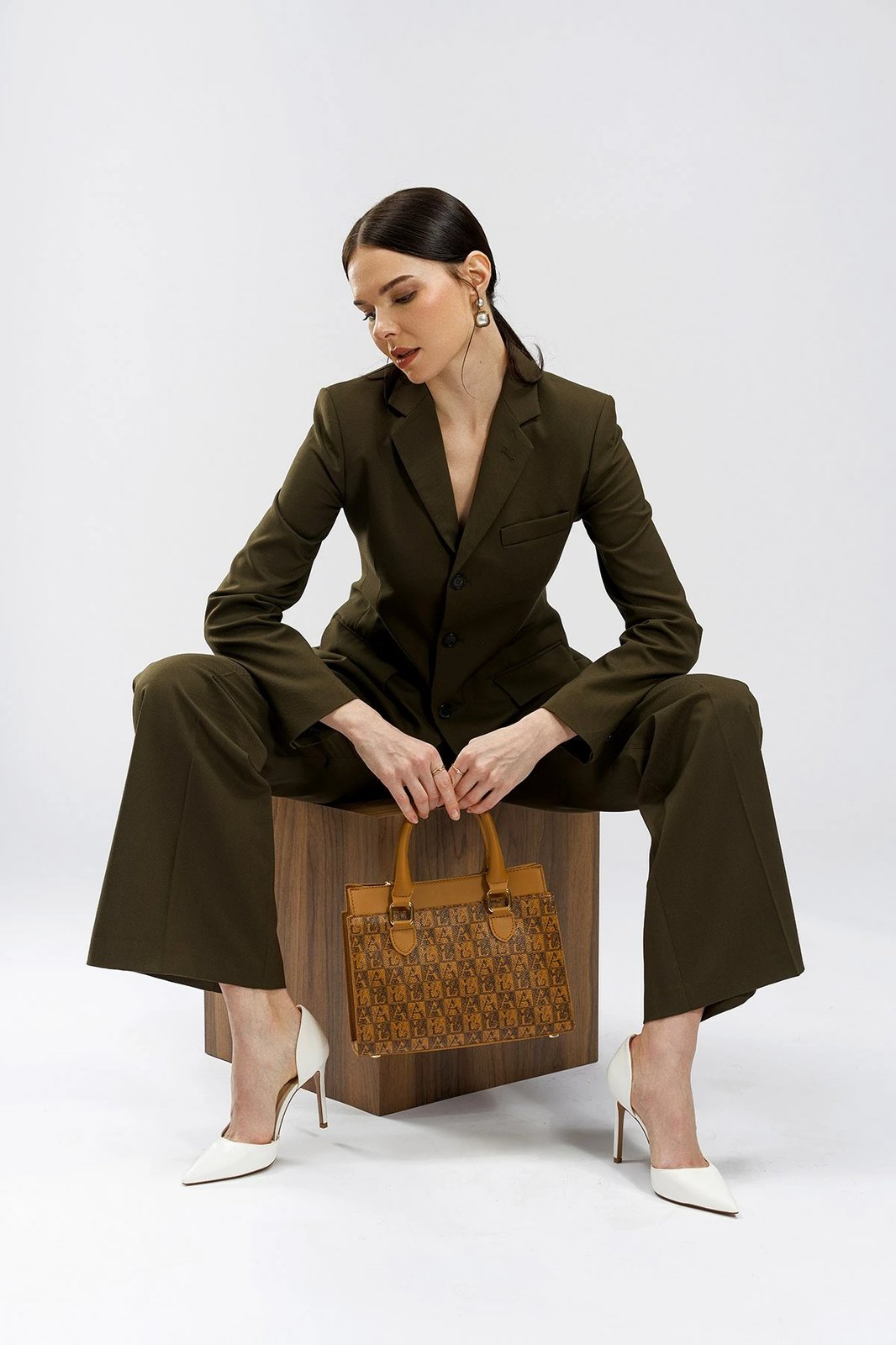 Çantë dore Lucky Bees, ngjyrë tan, 1281