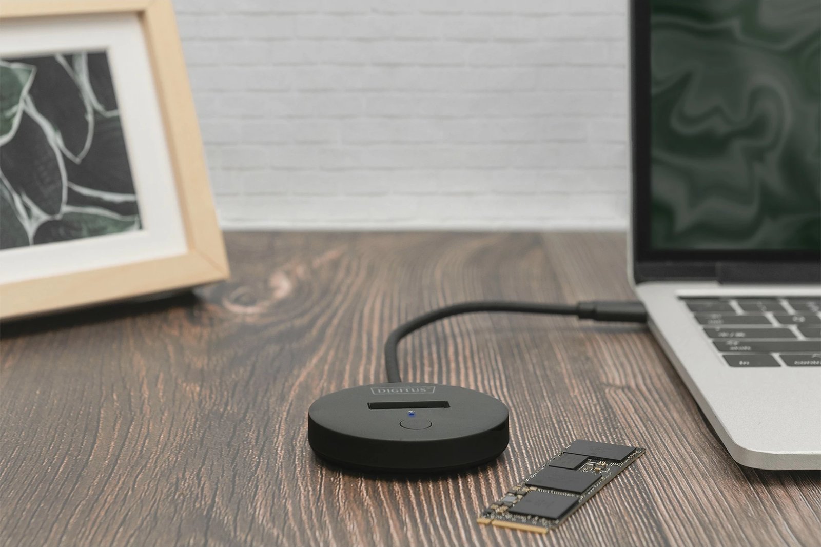 Dok USB-C për SSD Digitus NVMe/SATA, 4TB, e zezë