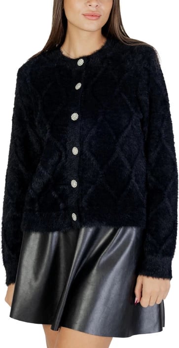 Xhemper Jacqueline De Yong femra, e zezë