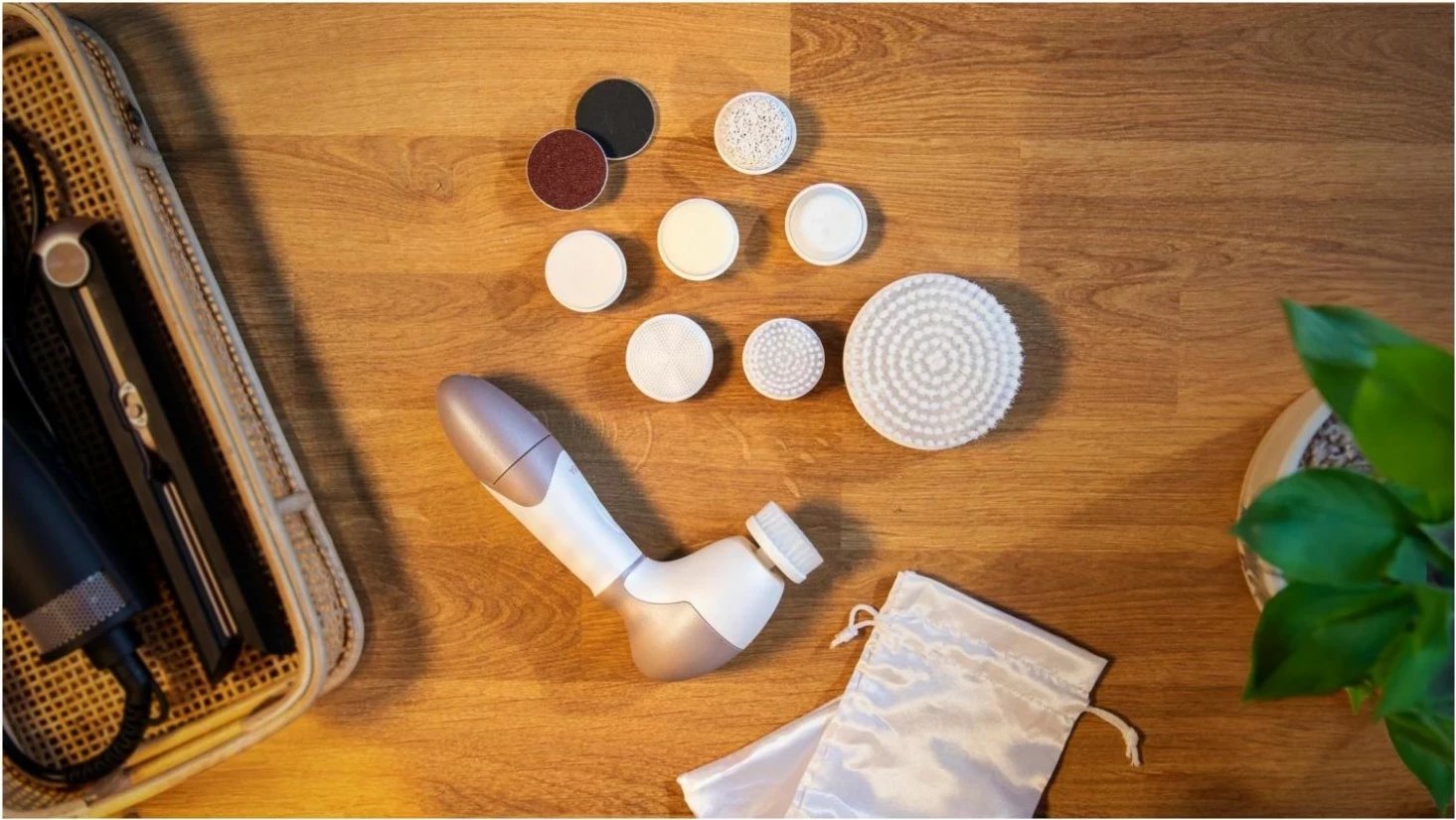 Furçë fytyre Cecotec FaceCare TotalClean Bamba, 9 në 1, e bardhë