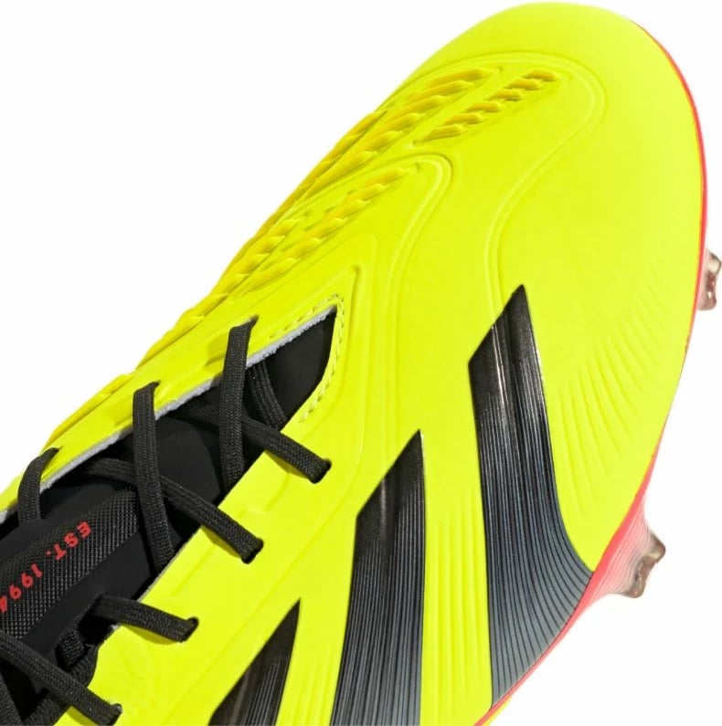 Atlete për meshkuj adidas Predator, të verdha