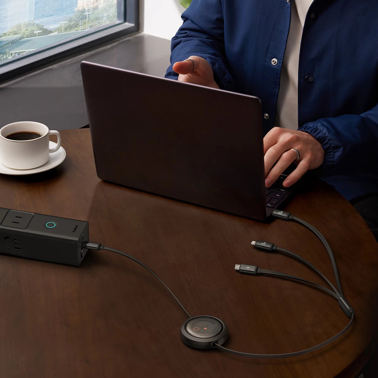 Kabllo tërheqëse Baseus Free2Draw CB000084, 1.1m, USB-C/Lightning/micro USB, 100W, e zezë Kabllo tërheqëse Baseus Free2Draw CB000084, 1.1m, USB-C/Lightning/micro USB, 100W, e zezë