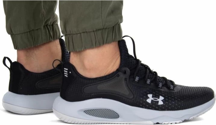 Atlete për meshkuj Under Armour, të zeza