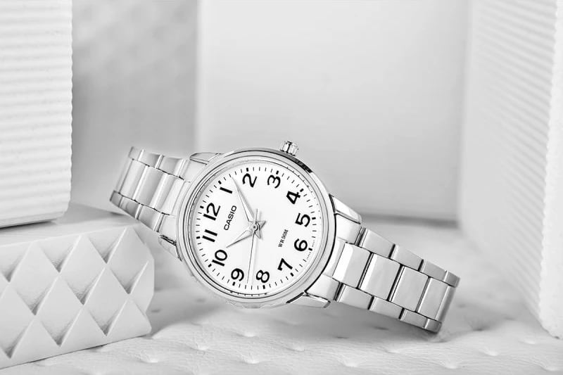 Orë dore për femra Casio, argjend