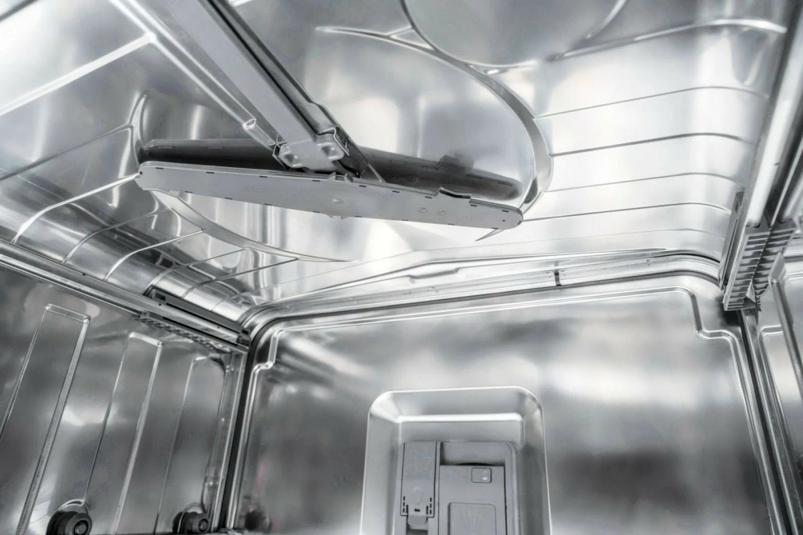 Lavastovilje Gorenje GV643E90, e integrume, 16 sete, e bardhë