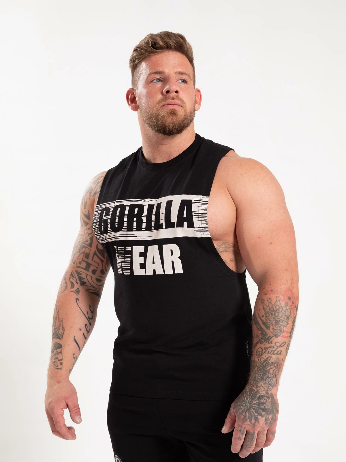 Maice për meshkuj Gorilla, E zezë