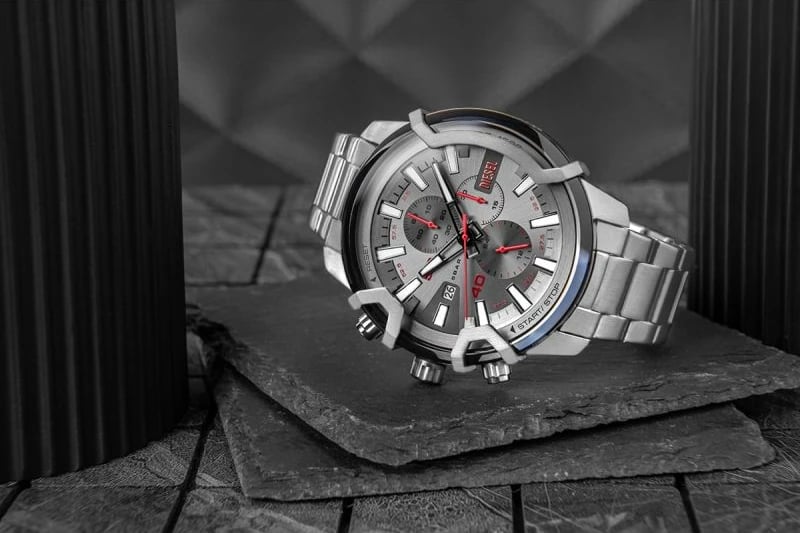 Orë dore për meshkuj Diesel, e zezë