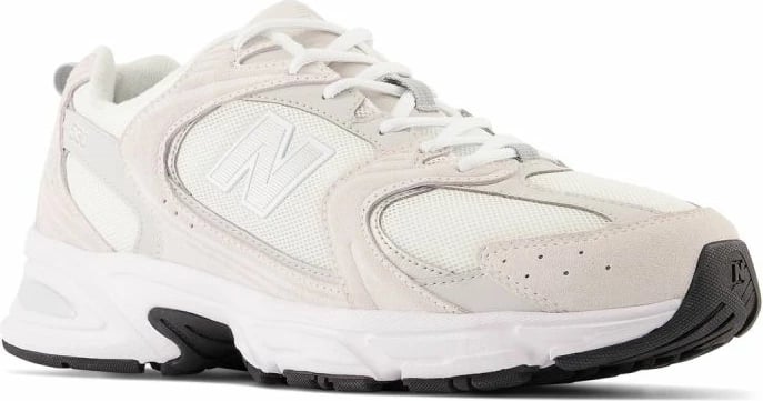 Atlete New Balance, për meshkuj dhe femra, të bardha dhe krem