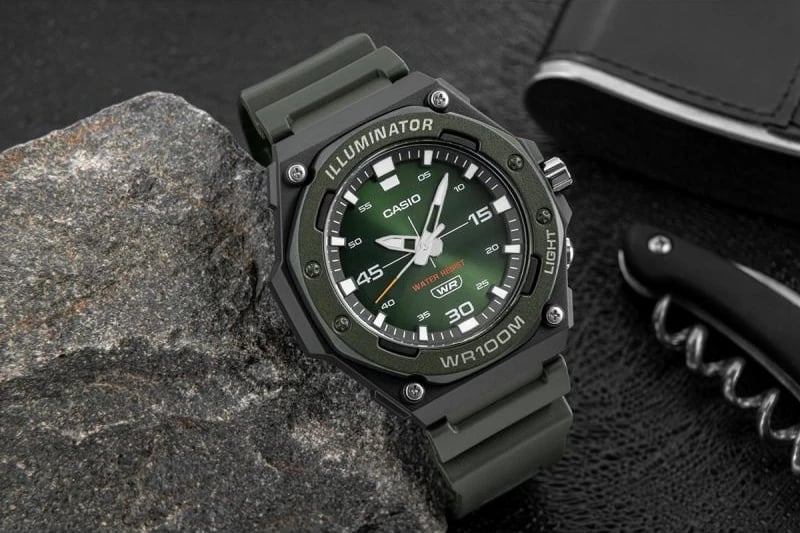 Orë dore për meshkuj Casio, e zezë