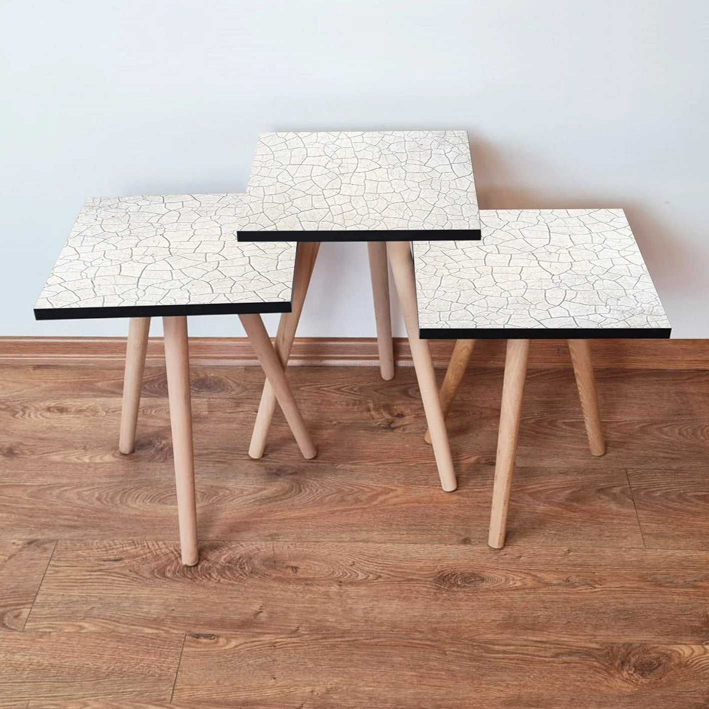 Set tavolinash të vendosshme, Skye Decor, 3Shp221, e bardhë/gri (3 copë)