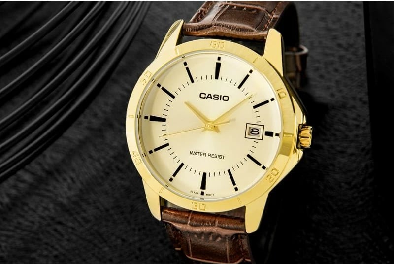 Orë dore për meshkuj Casio, ari/kafe
