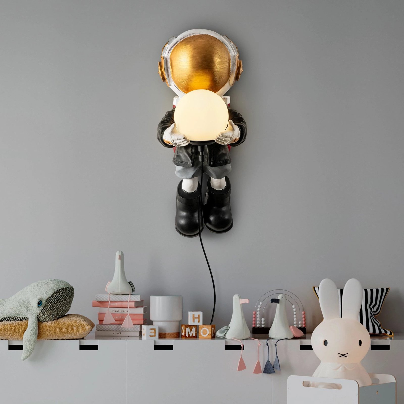 Llambë muri Opviq, astronaut, shumëngjyrëshe, 25x35x65cm