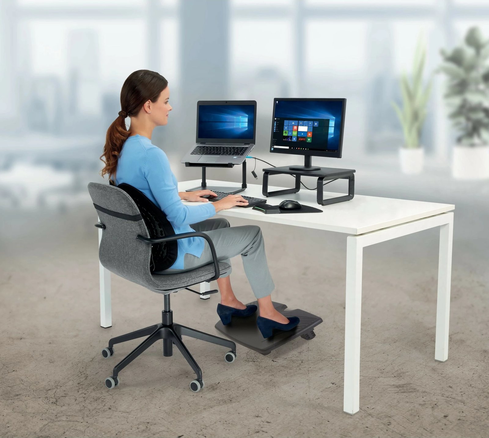 Mbështetëse këmbësh Kensington Solerest, e rregullueshme në lartësi dhe kënd, e zezë Mbështetëse këmbësh Kensington Solerest, e rregullueshme në lartësi dhe kënd, e zezë