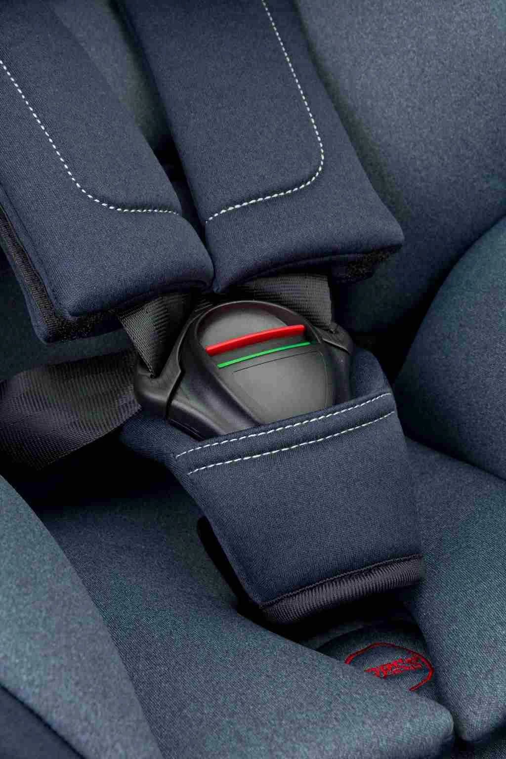 Sedilje veture për fëmijë CARETERO Rio 40-105 cm deri 22 kg ISOFIX 360° me këmbë stabilizuese i-Size blu