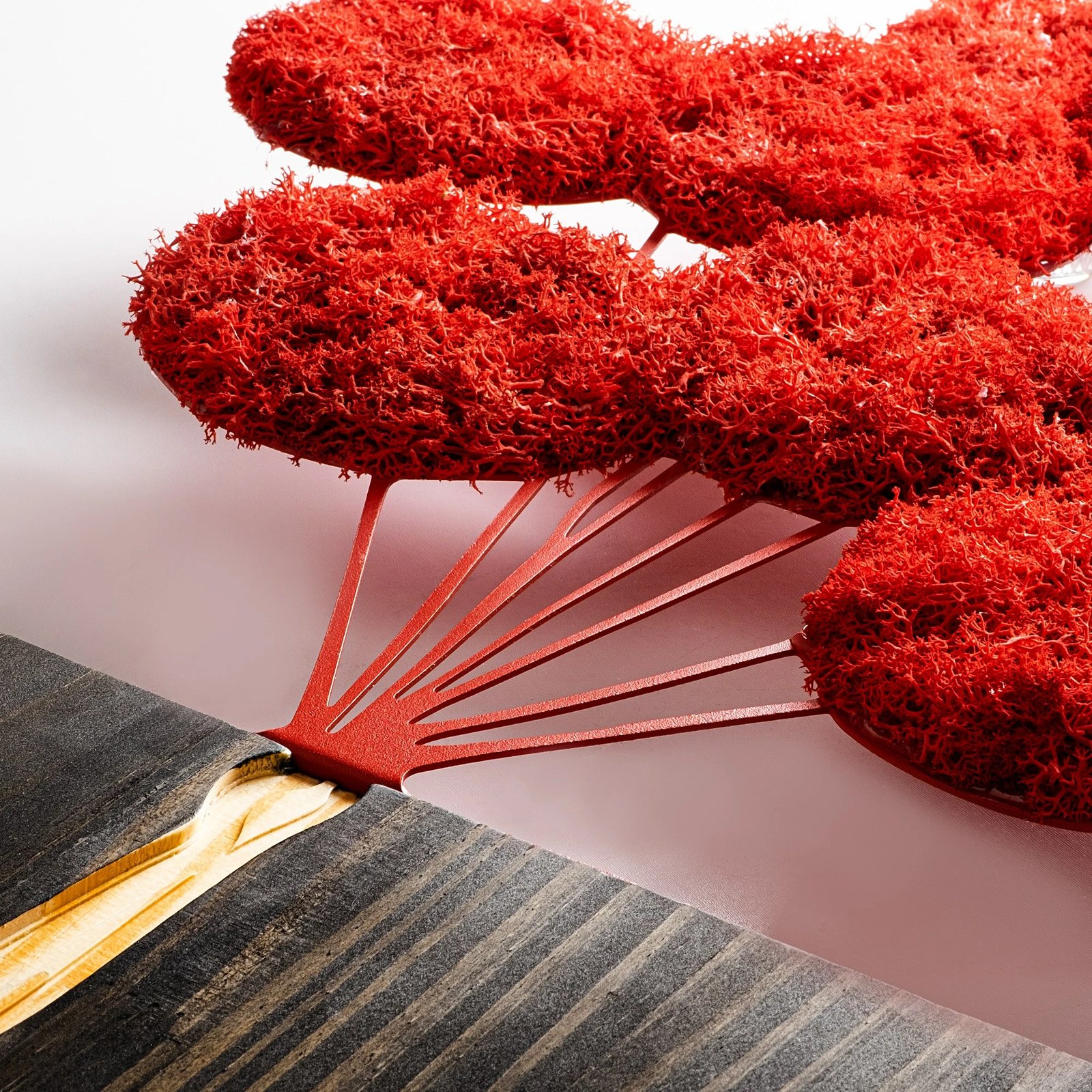 Aksesor dekorativ prej druri për mur, Wallity Banksy, 34x99cm