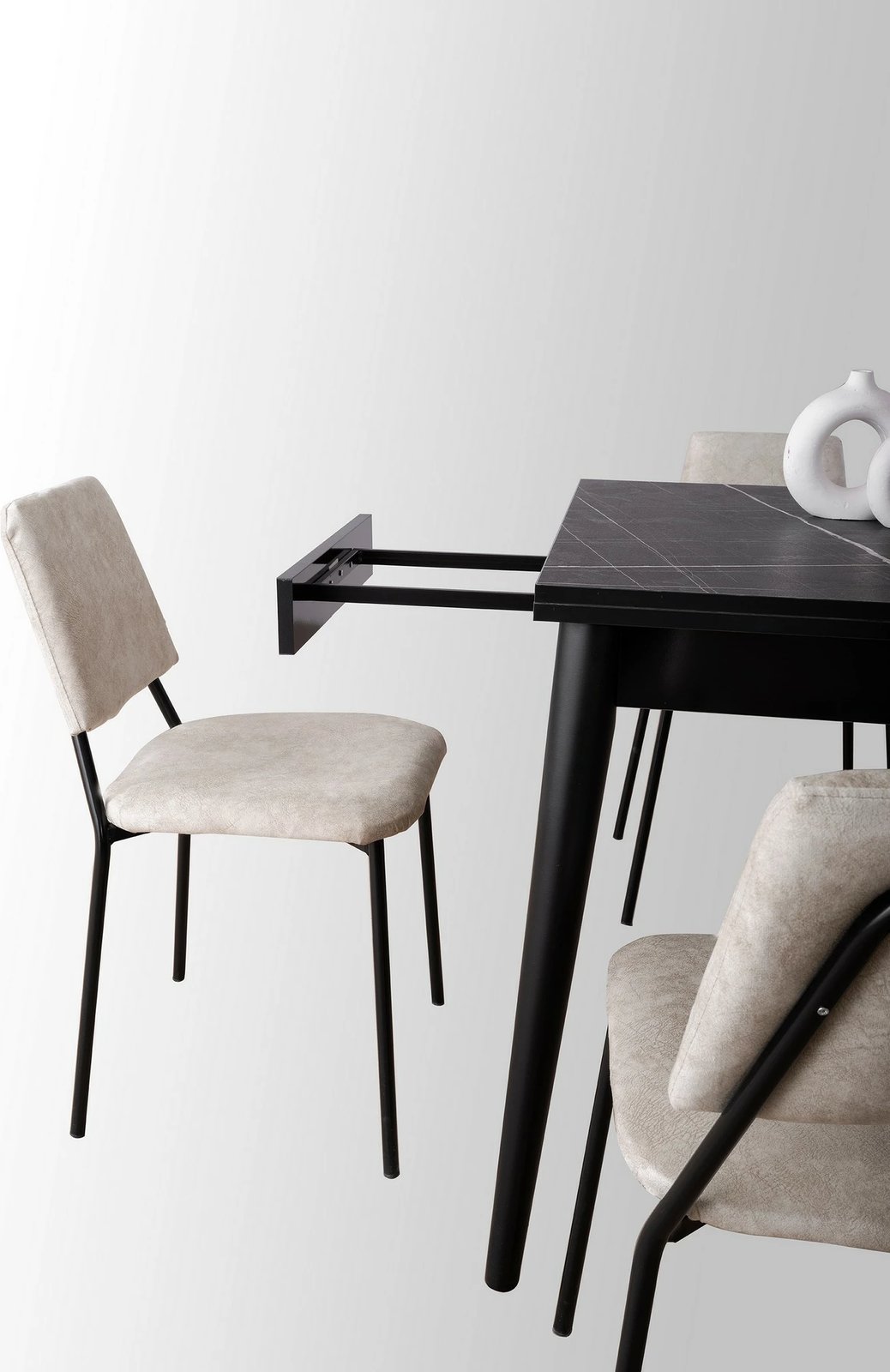 Tavolinë ngrënieje e zgjatshme, ngjyrë mermeri të zi, Skye Decor, Totem - 3041