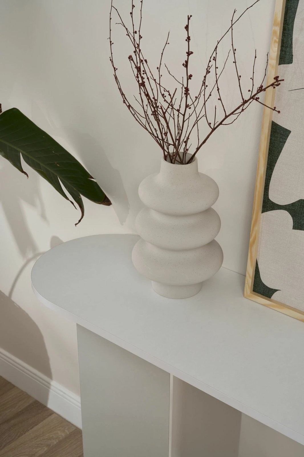 Komodë Nordure, Sira, e bardhë