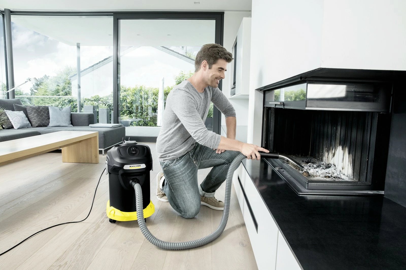 Aspirator për hi Karcher AD 4 Premium 1.629-731.0 17 L 600 W rezervuar metalik pa qese zi/verdhe