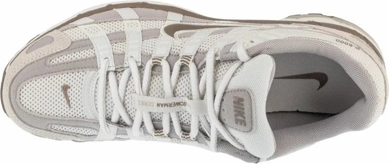 Atlete Nike, të bardha