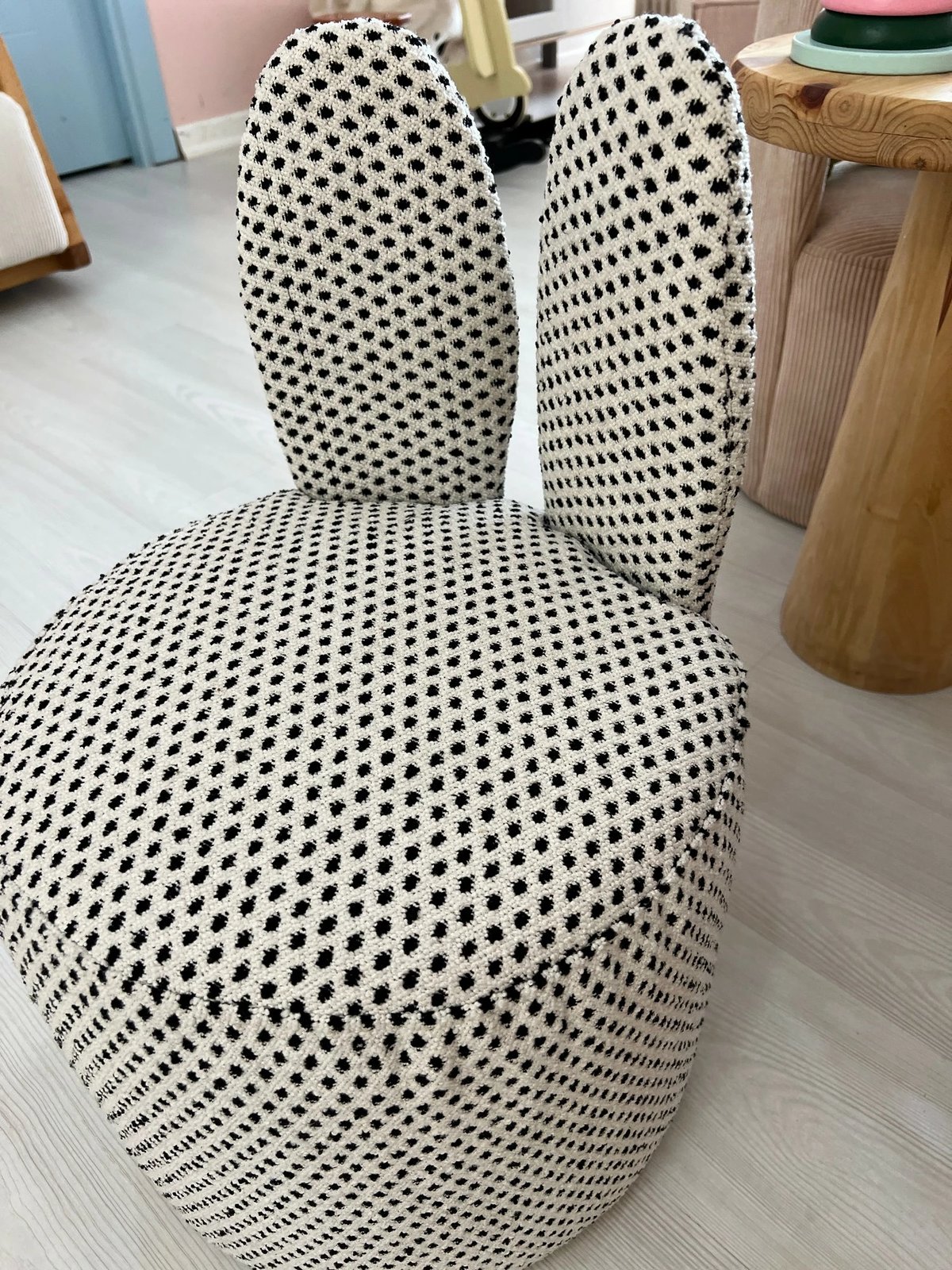 Karrige me krahë Atelier del Sofa, Bunny - Puantiye, e zezë dhe e bardhë