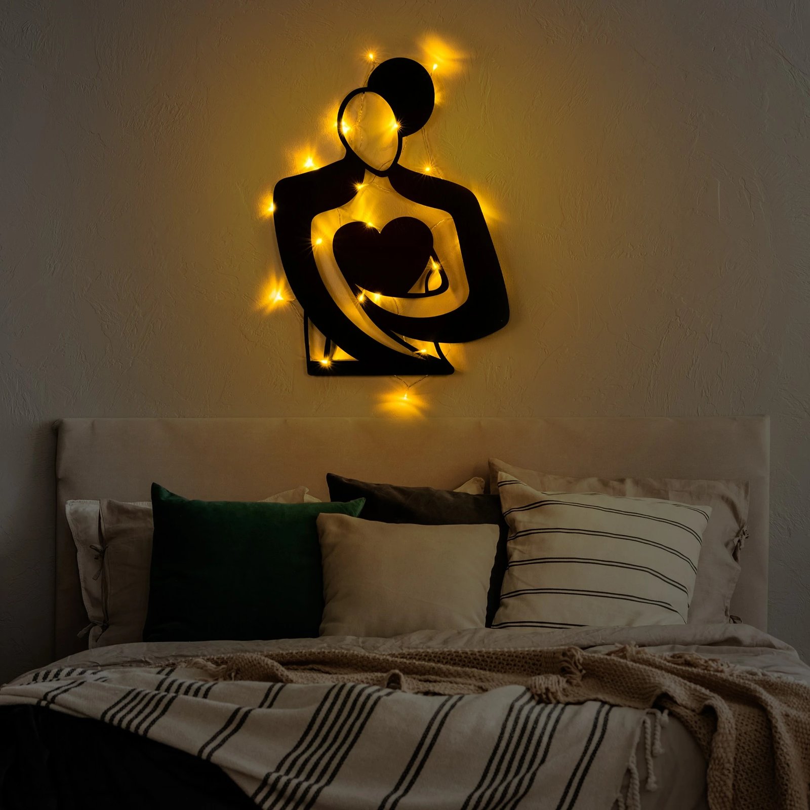 Aksesor dekorativ muri prej metali Wallity, Hug 117, ngjyrë e zezë, 70x52cm