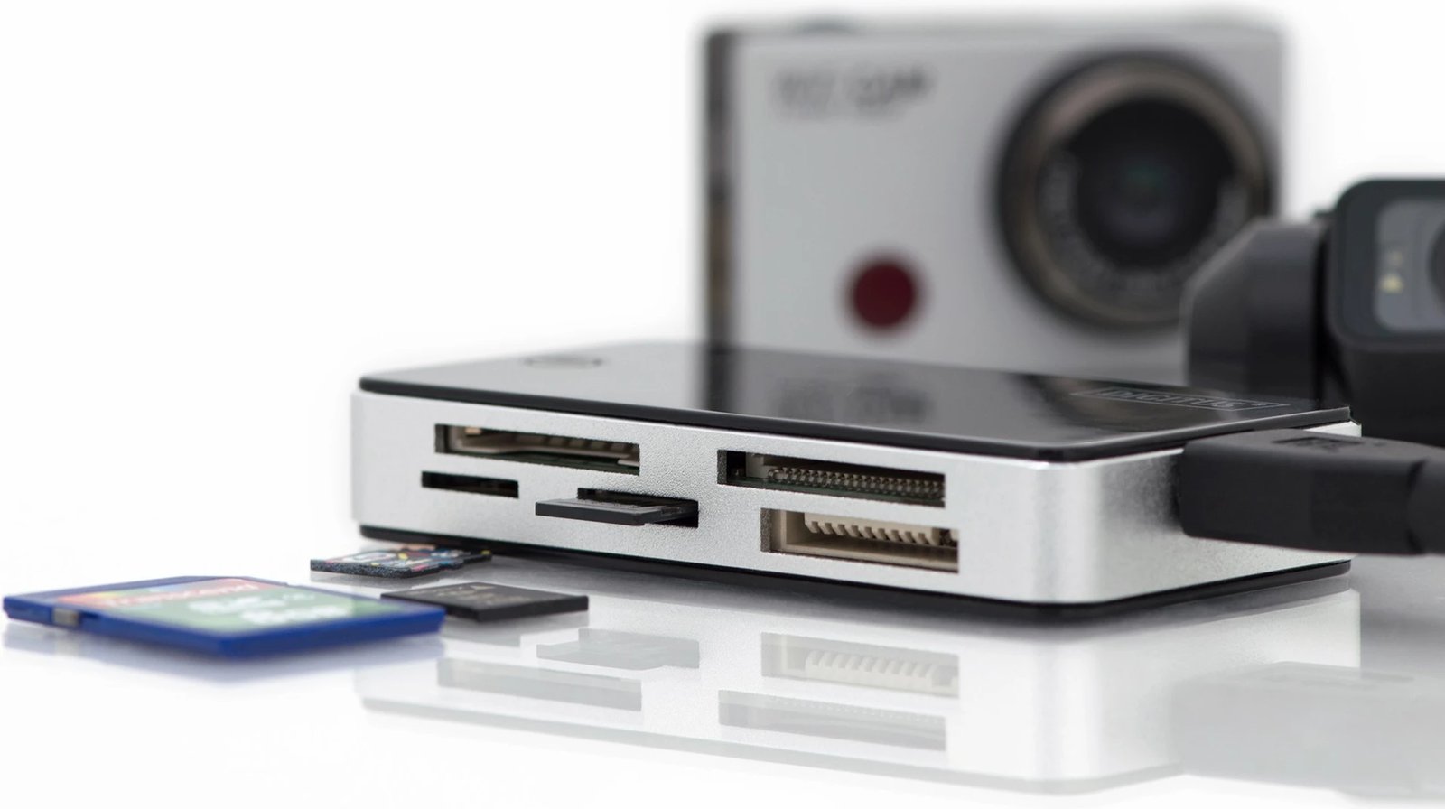 Lexues kartelash Digitus All-in-one, USB 3.2 Gen 1, 1m, zi/bardhë