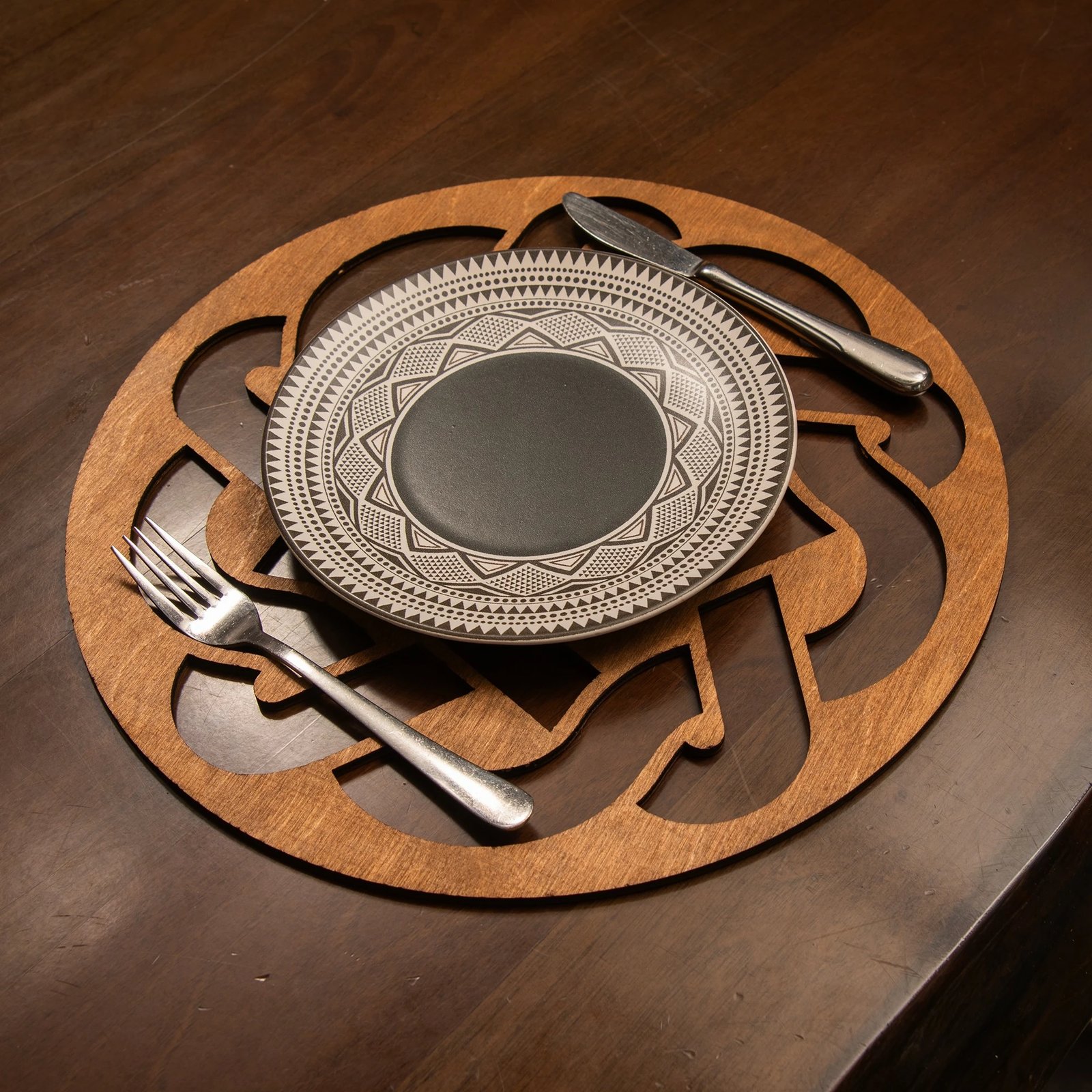 Set nënshimesh druri për tavolinë (4 copë), Hermia, ngjyrë arre