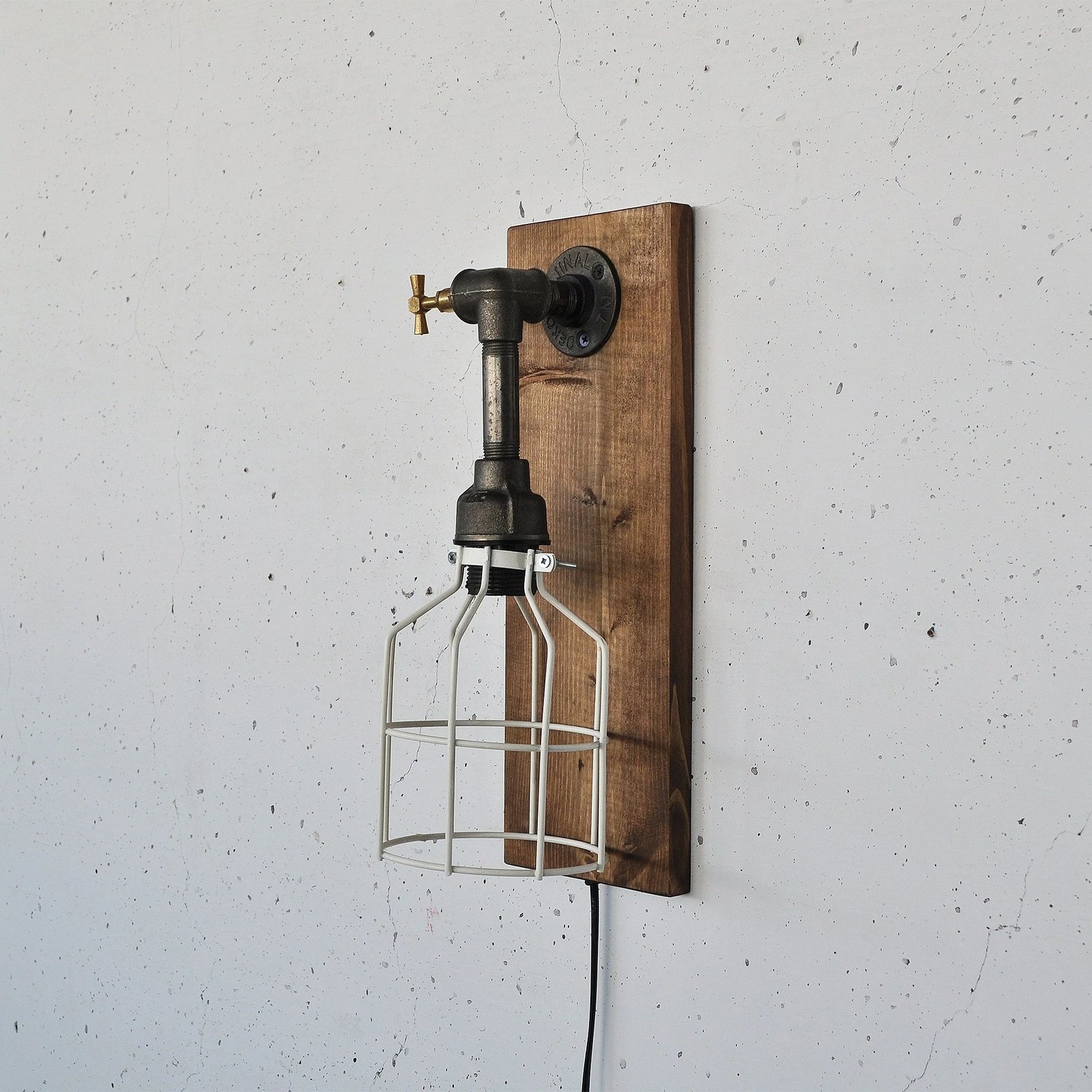 Llambë muri Opviq, dru dhe e zezë, Pp169