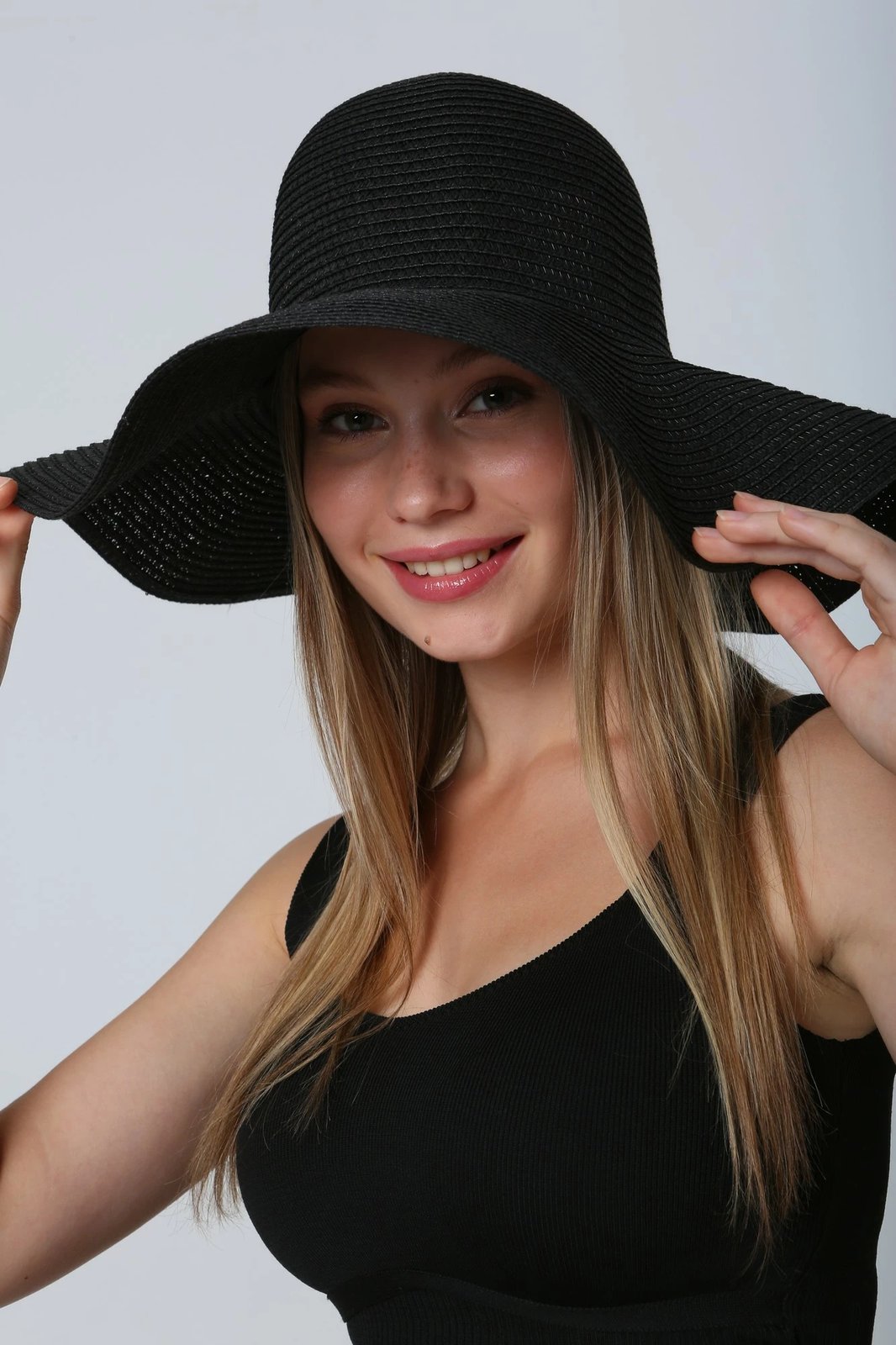 Kapelë për gra, Jumeon Hsr2005, e zezë