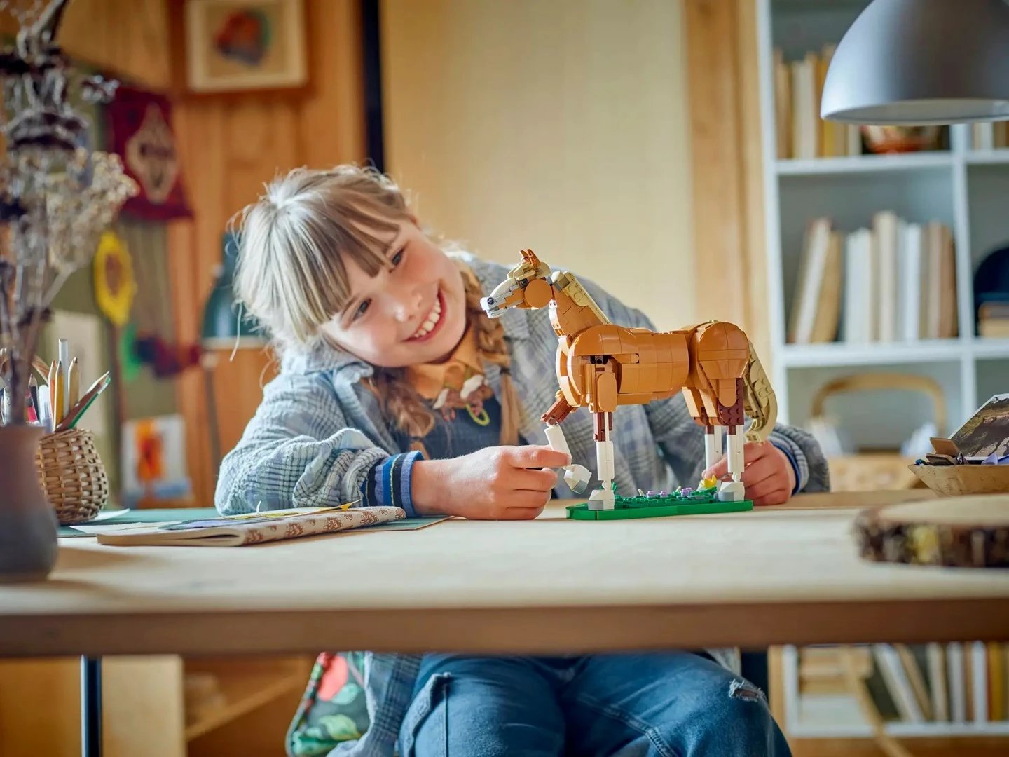 Set LEGO Creator 3 në 1, Beautiful Horse 31166, 685 pjesë
