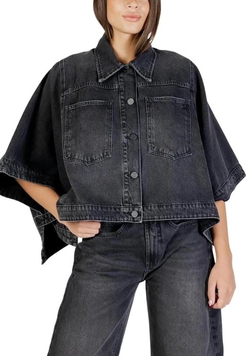 Jakne Colcci femra e zezë