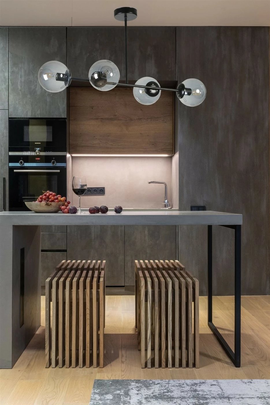 Llambë tavani Opviq, Yeni Favori 4 llampa, metal i zi, xham fume