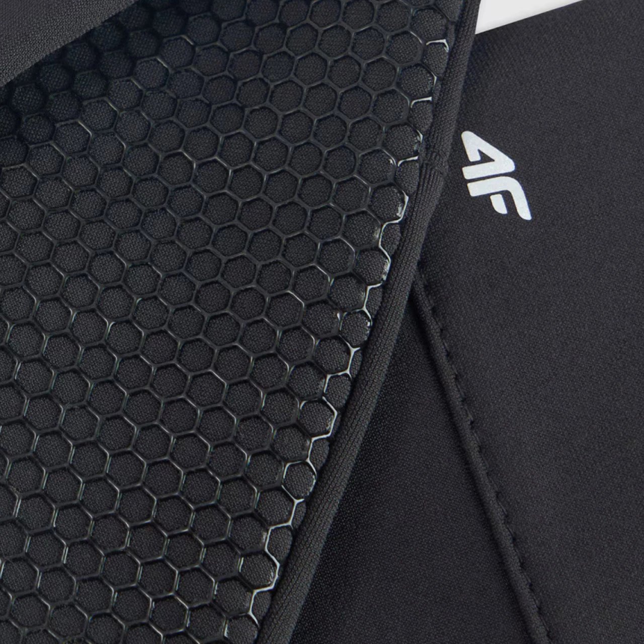 Doreza sportive unisex 4F, të zeza