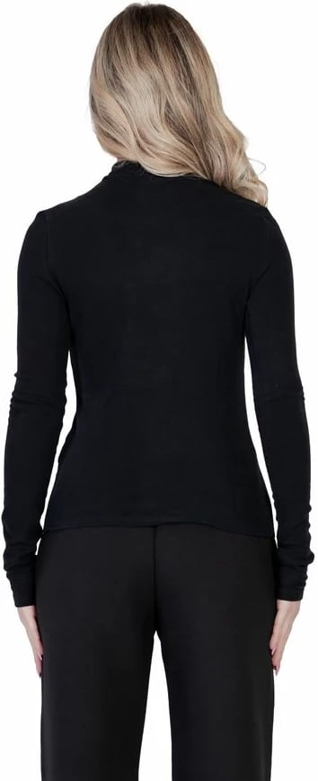 Maicë Guess Active për femra, e zezë