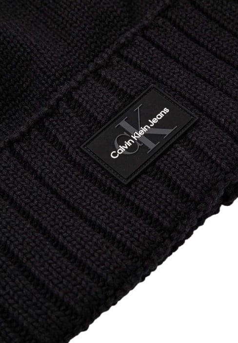 Kapelë Calvin Klein Jeans për meshkuj, e zezë Kapelë Calvin Klein Jeans për meshkuj, e zezë