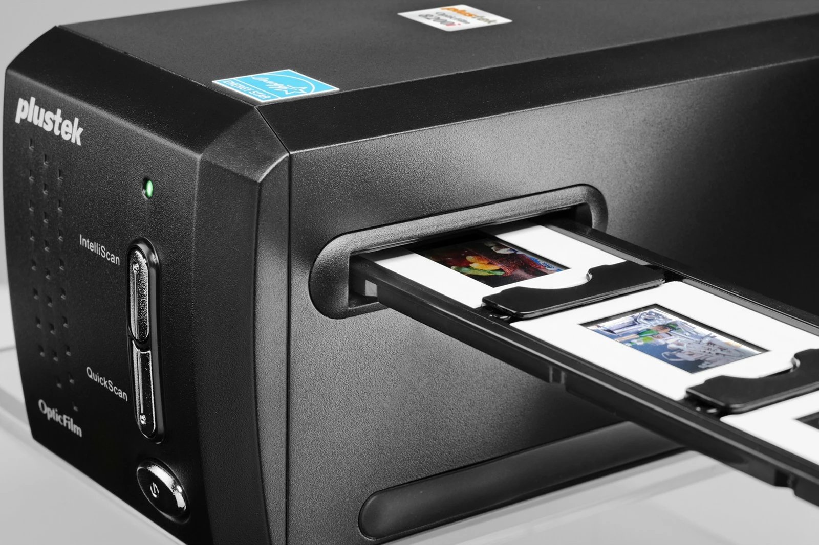 Skaner filmi Plustek OpticFilm 8200i SE 7200x7200 DPI, e zezë