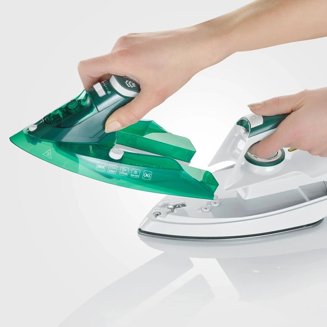 Hekur me avull Severin BA 3261, taban qeramike, 2400 W, Bardhë/Gjelbër