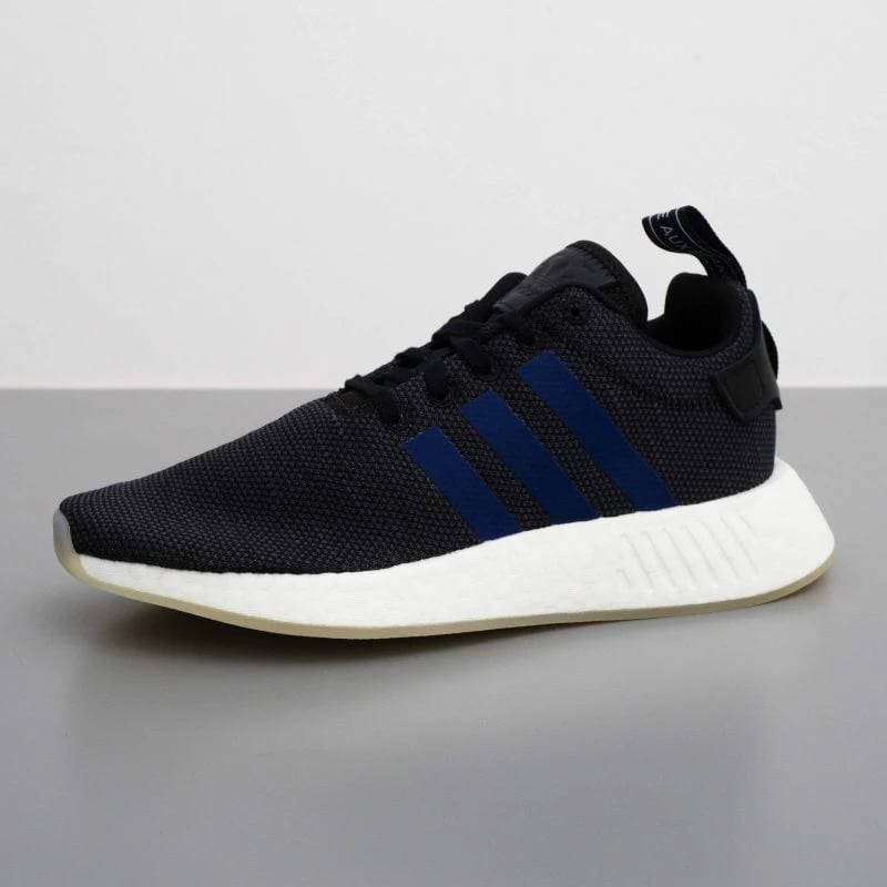 Atlete adidas për meshkuj dhe femra, të zeza